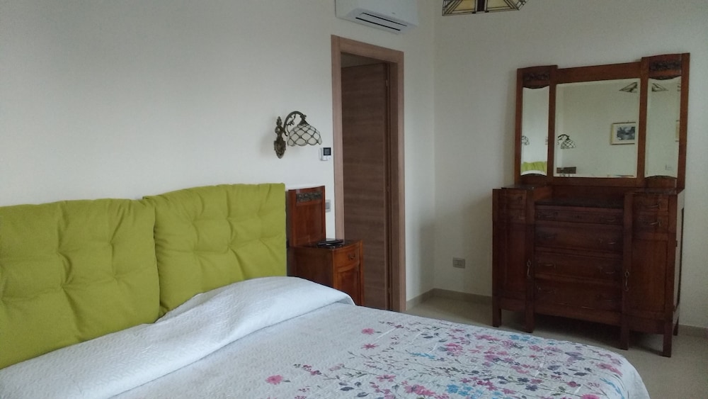 Comfort Room (Art Noveau Bedroom) photo 1