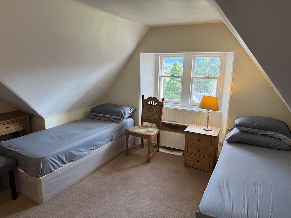 Basic Quadruple Room, Ensuite photo 1