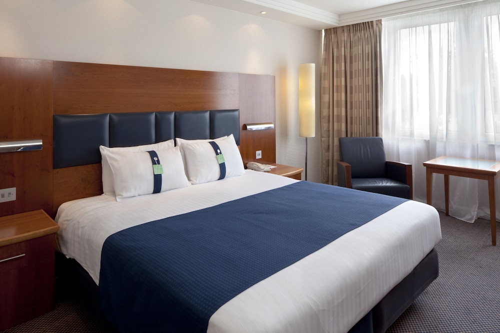 Standard Room, 1 King Bed photo 1