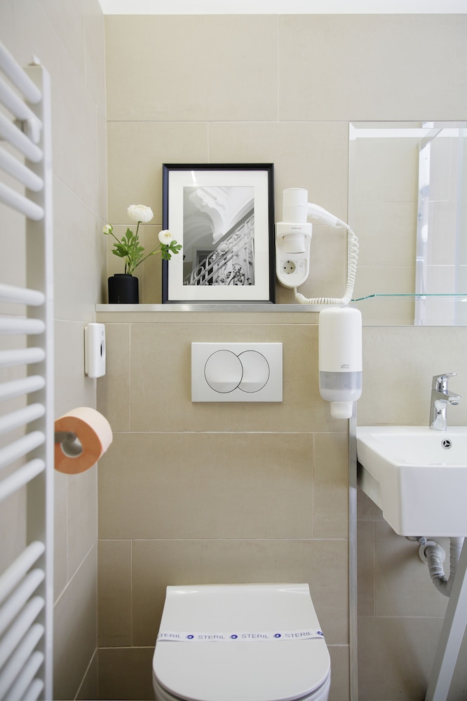 Basic Double Room