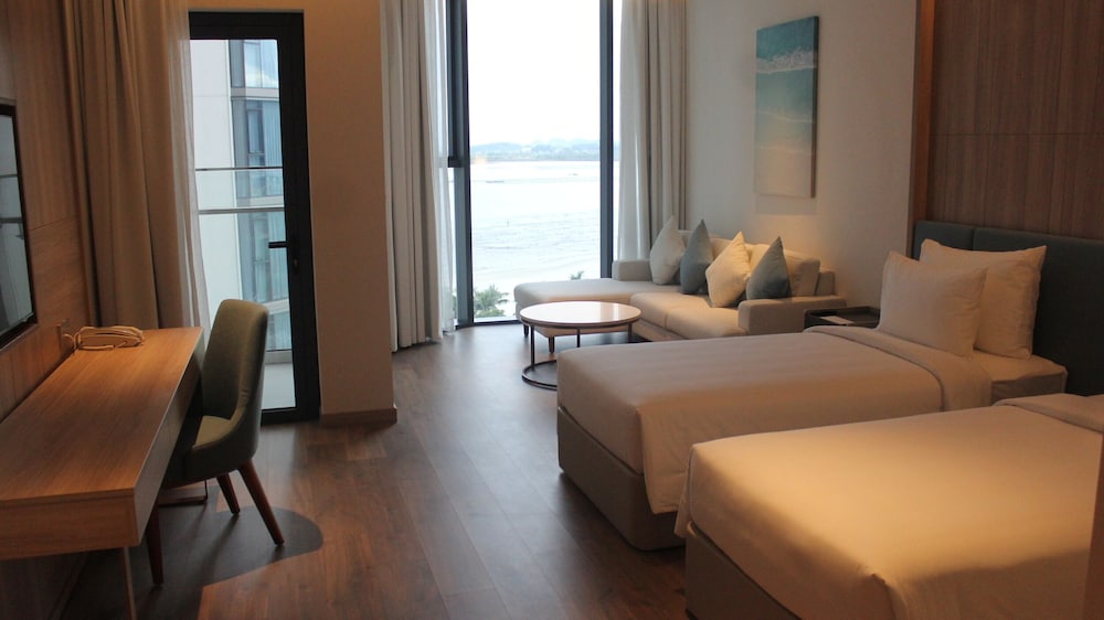 Deluxe Bay View Twin photo 3