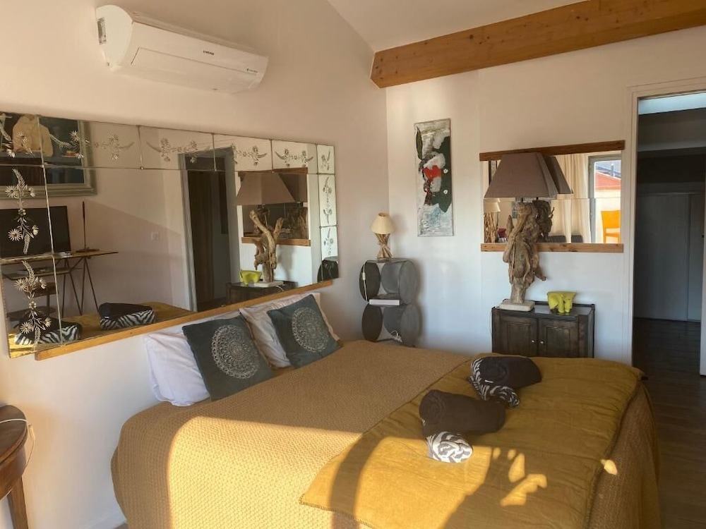 Comfort Double Room, Balcony, City View photo 2