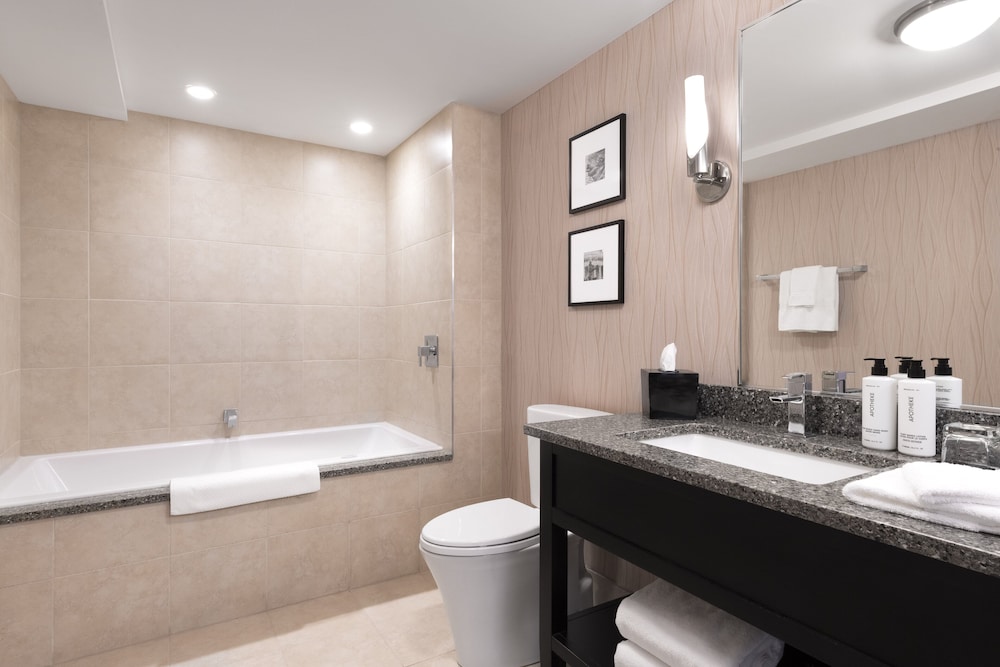 Standard Room, 1 King Bed, Accessible (Private Access to Patio) - Photo 7