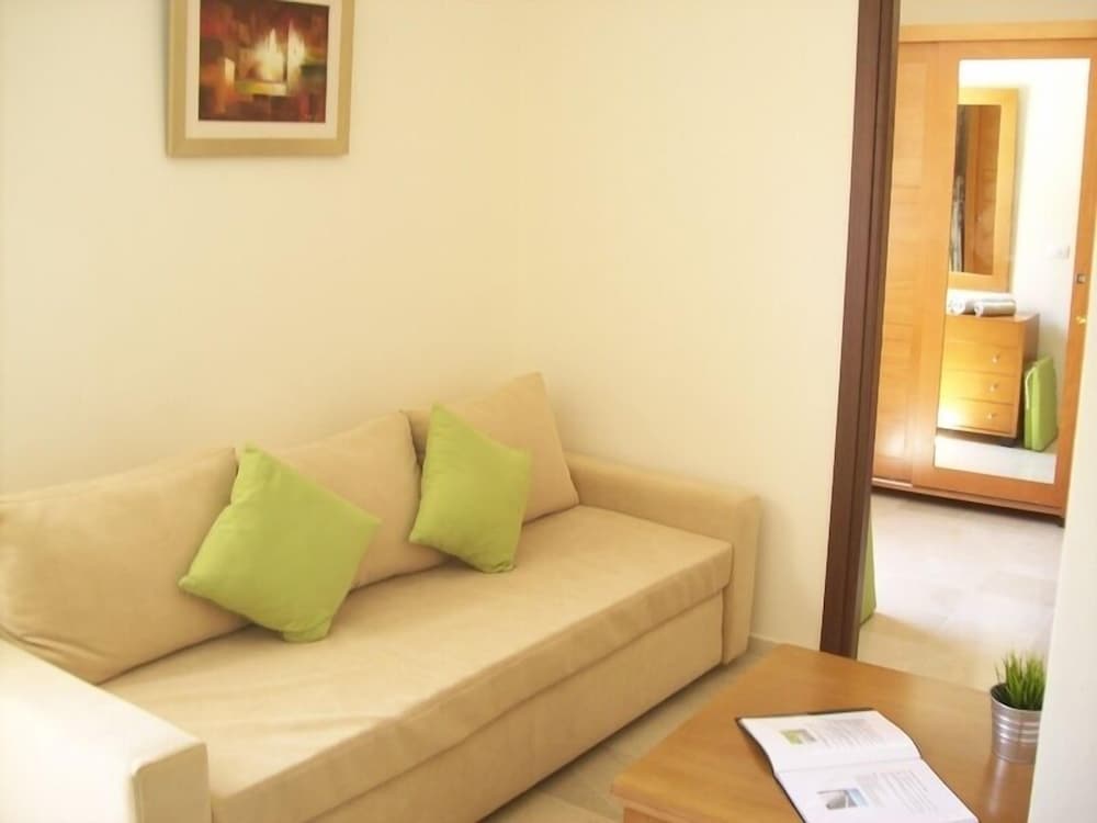 Compact Studio Apartment photo 1