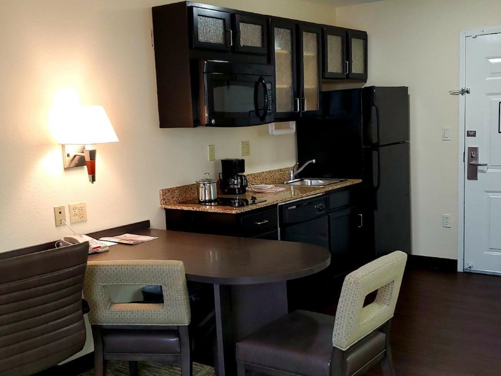 Studio Suite, 1 Queen Bed, Accessible (Mobility Accessible) - Photo 5