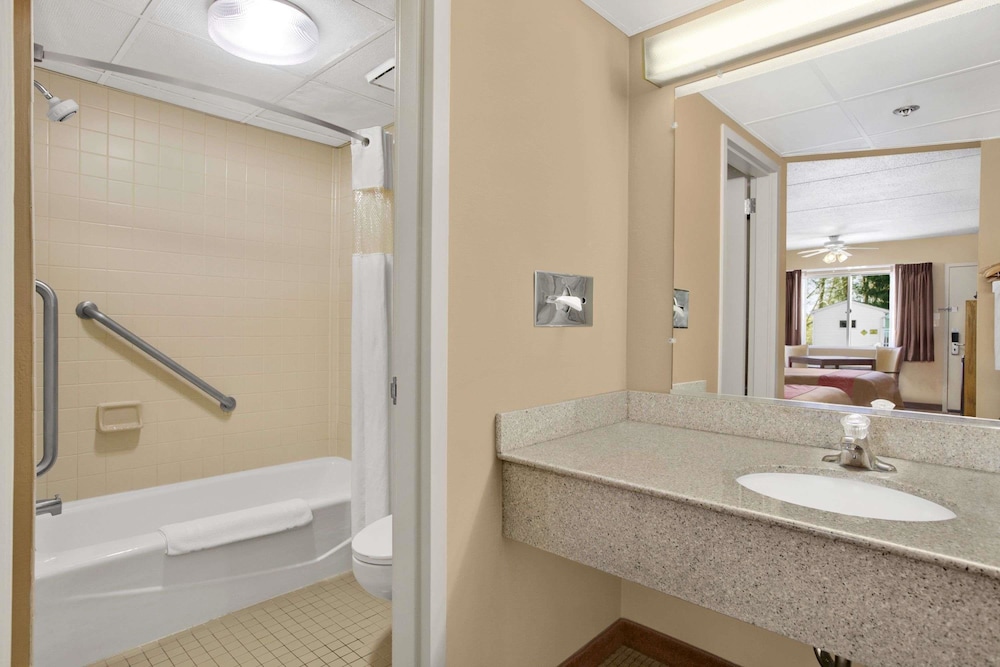 Efficiency, Room, 1 Double Bed, Non Smoking - Photo 2