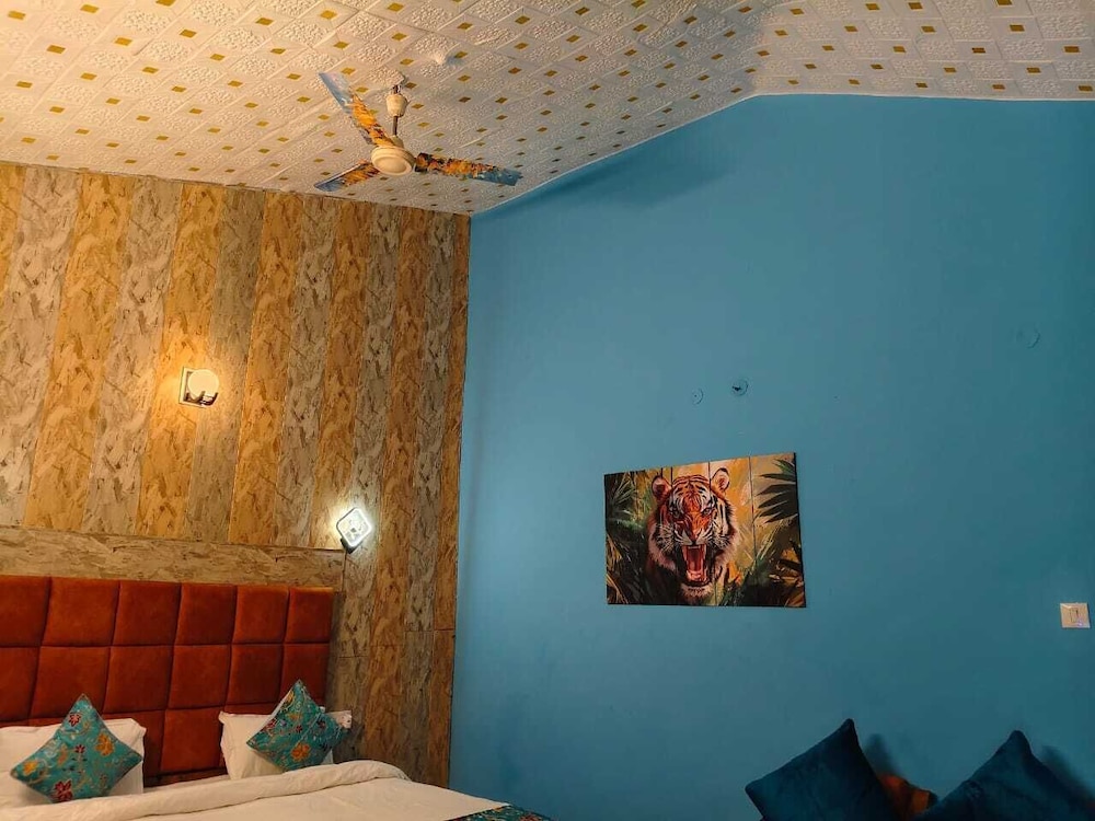 Premium Cottage, 1 King Bed, Garden View, Corner photo 3