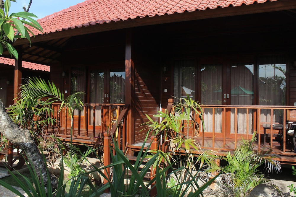 Family Room, 2 Bedrooms, Balcony, Garden View photo 2
