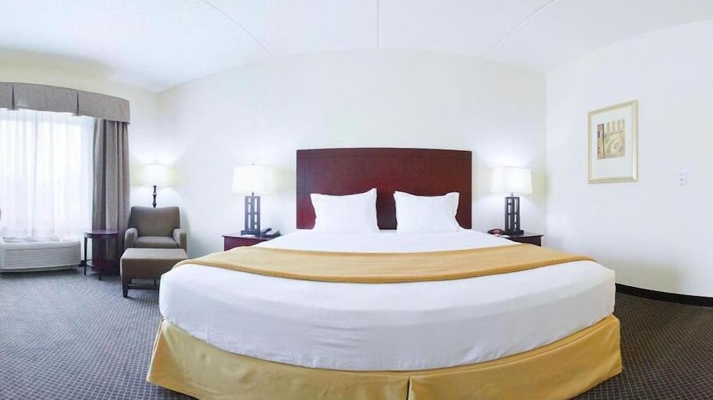 Suite, 1 King Bed (Additional Living Area) photo 2