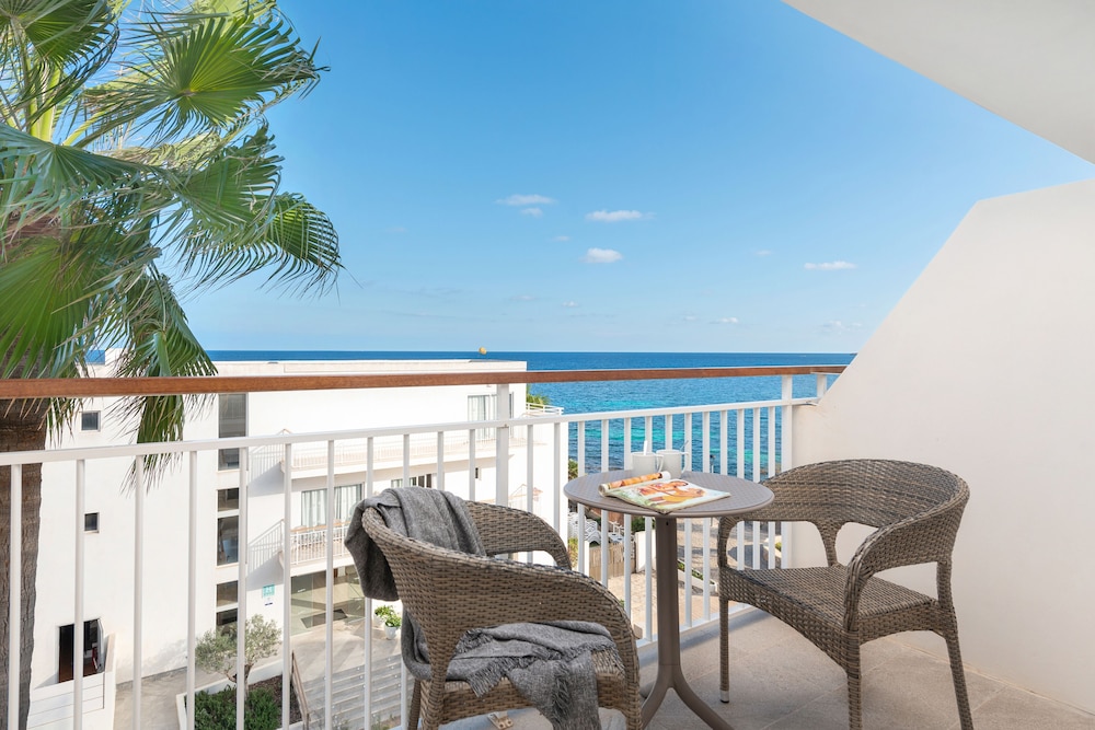Double Room, Balcony, Partial Sea View photo 3