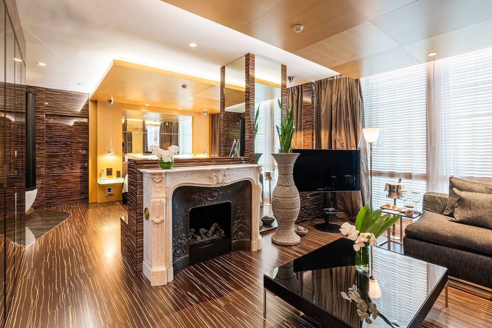 Suite - Photo 4