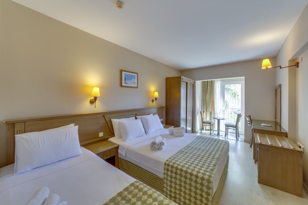 Standard Double or Twin Room photo 1