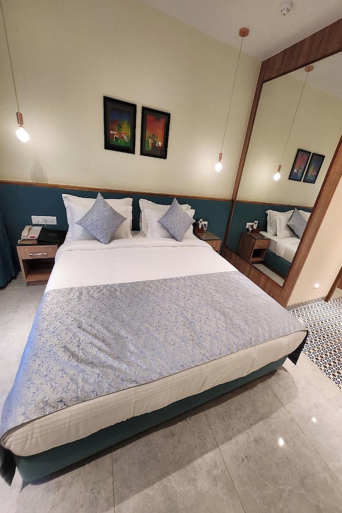 Deluxe Room - Photo 4