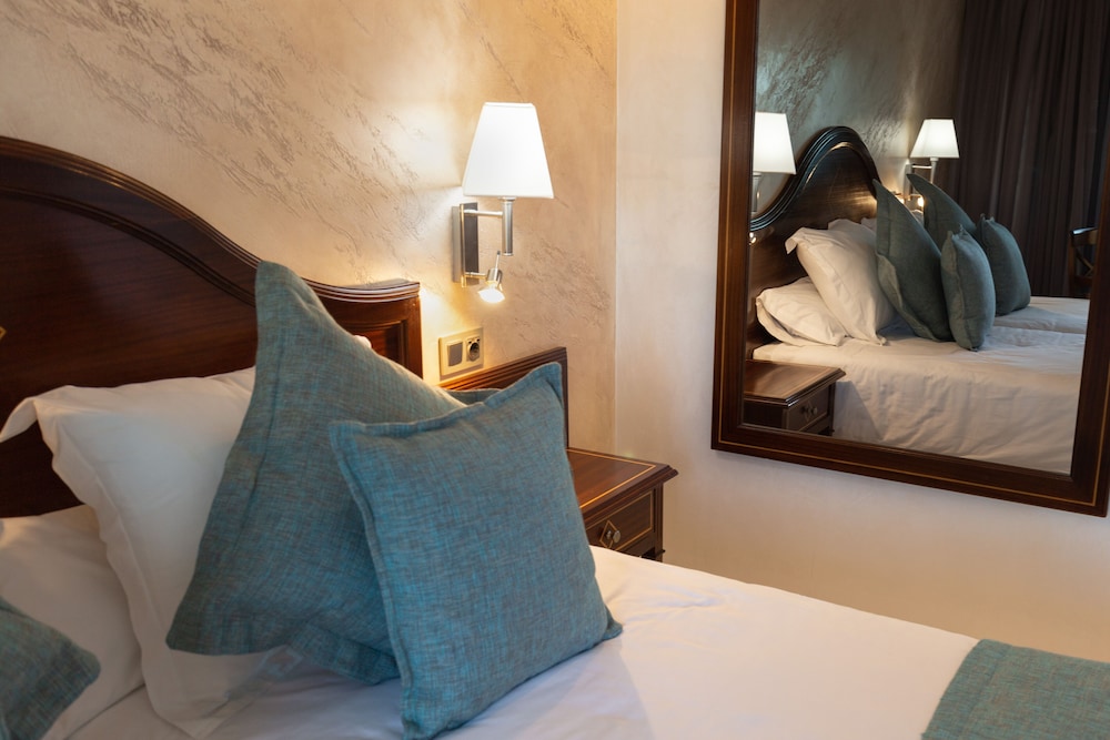 Double Room - Photo 2