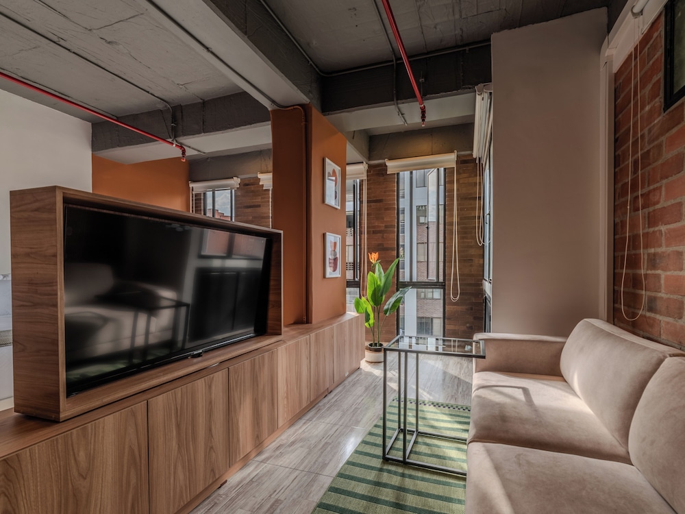 Apartment (807)