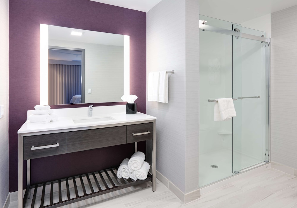 Suite, 2 Queen Beds, Accessible, Bathtub - Photo 8