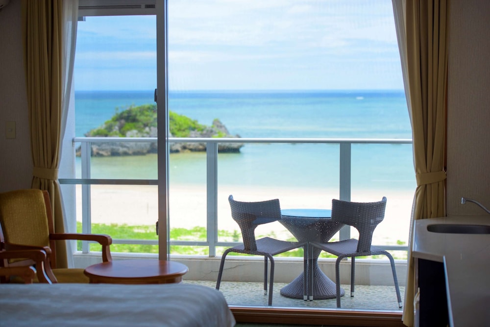 Deluxe Room, Multiple Beds, Non Smoking, Oceanfront photo 3