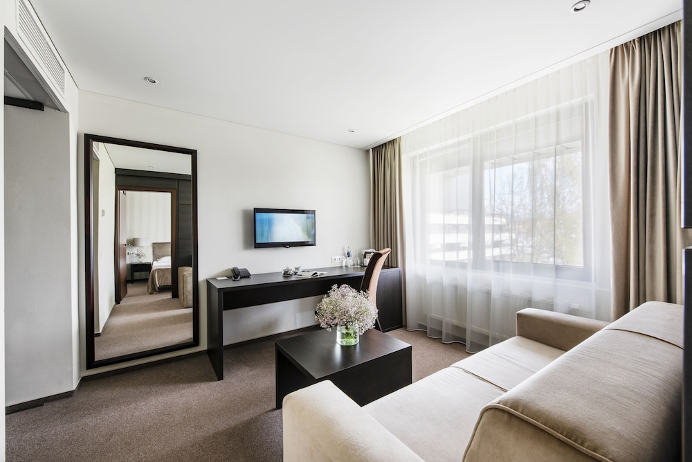 Deluxe Room - Photo 3