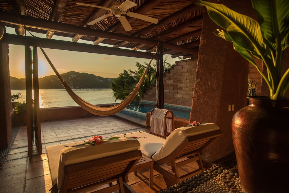 Oceanfront Master Pool Suite - Photo 3