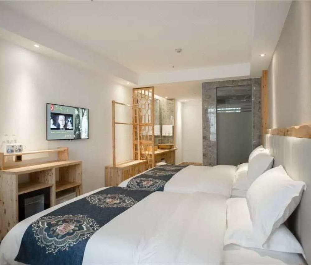 Family Room photo 3
