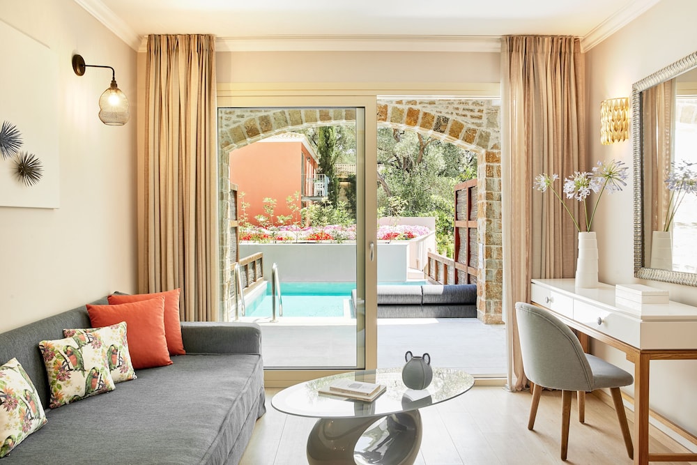 Perfect Bliss Suite with Private Pool - Photo 6