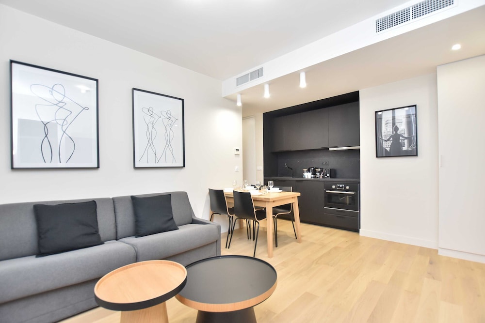 Apartment photo 1