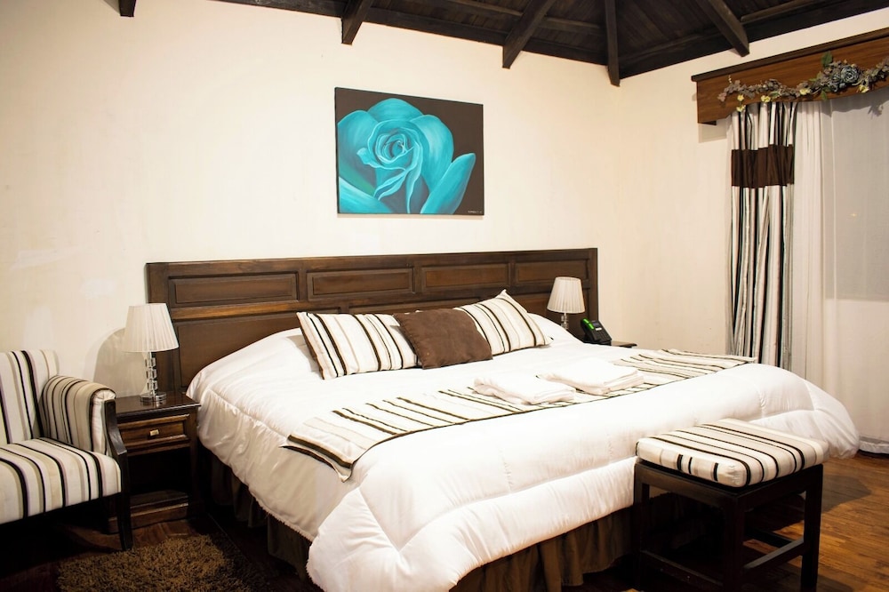 Premium Room, 1 King Bed, Mountain View photo 1
