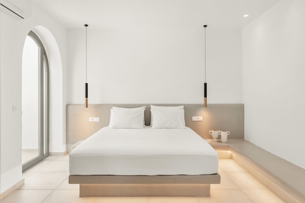 Junior Suite with private pool & Sea View