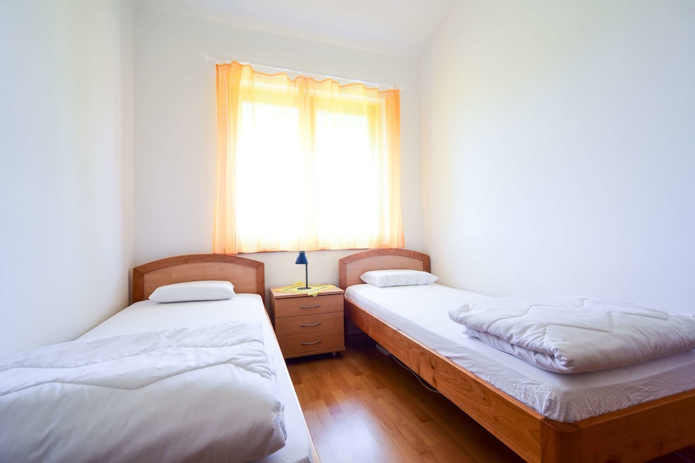 Apartment, 2 Bedrooms, Terrace, Sea View photo 2