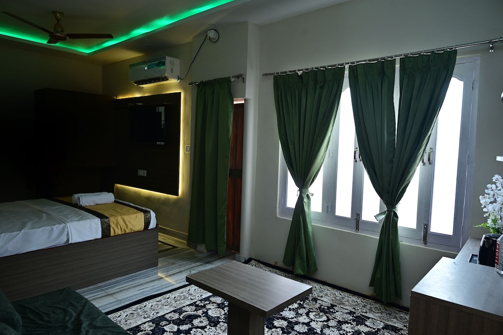 Family Room - Photo 23