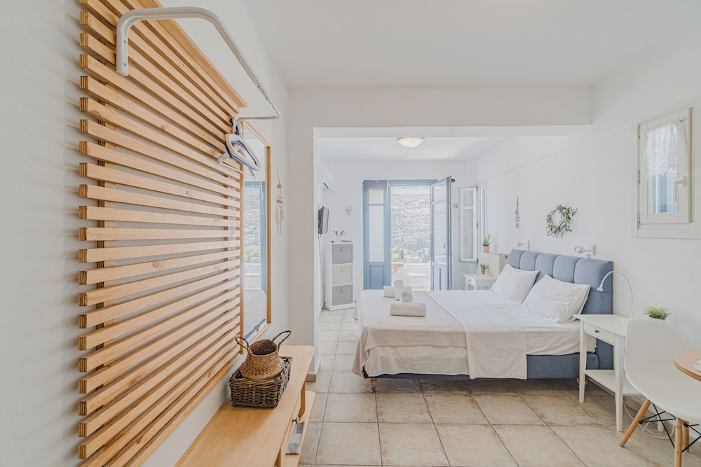 Comfort Double Room, 1 Bedroom, Balcony, Partial Sea View