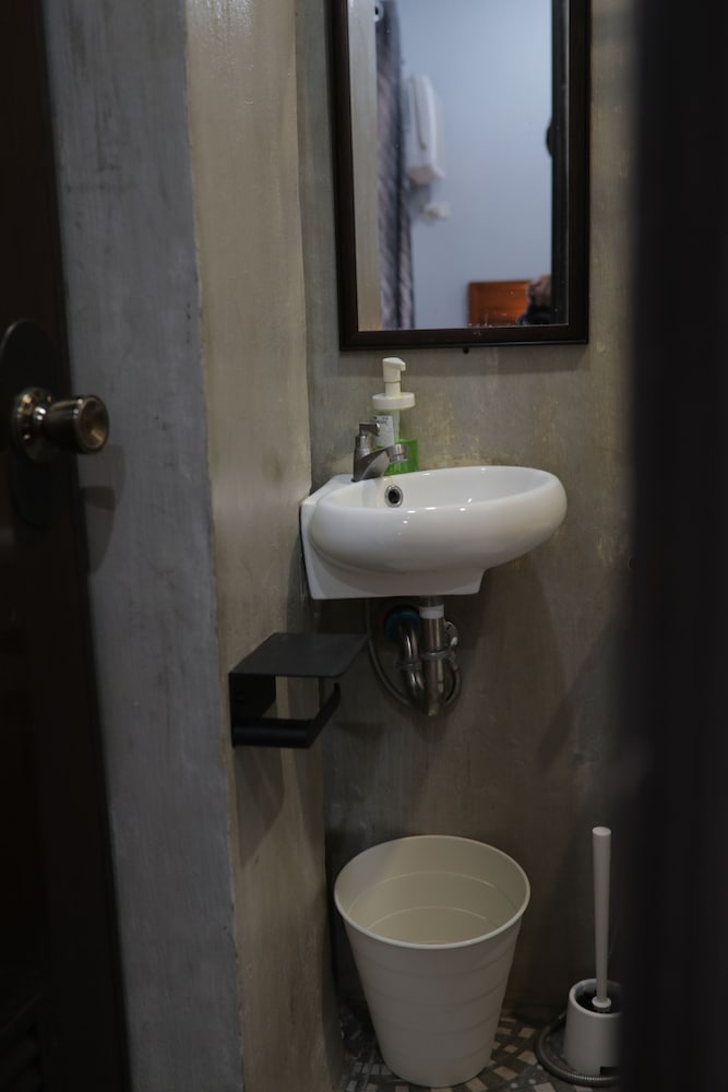 Standard Double Room - Photo 9