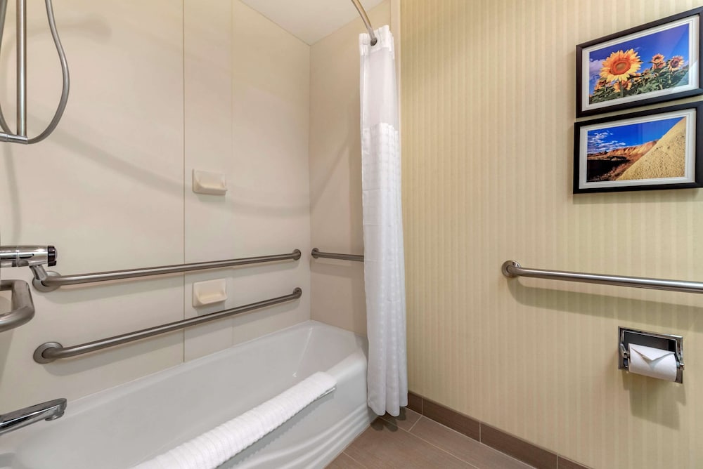 Room, 1 Queen Bed, Accessible, Non Smoking - Photo 2