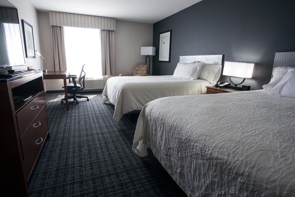 Room, 2 Queen Beds, Accessible (Roll-in Shower) - Photo 2