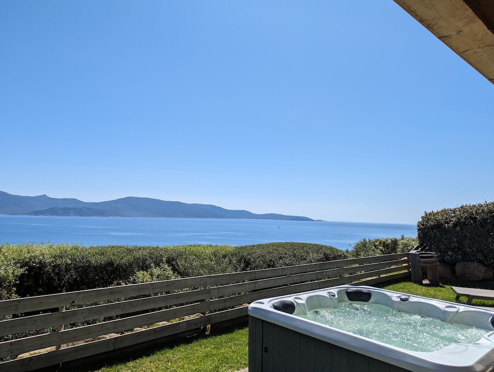 3 bedroom villa - sea view - jacuzzi photo 3