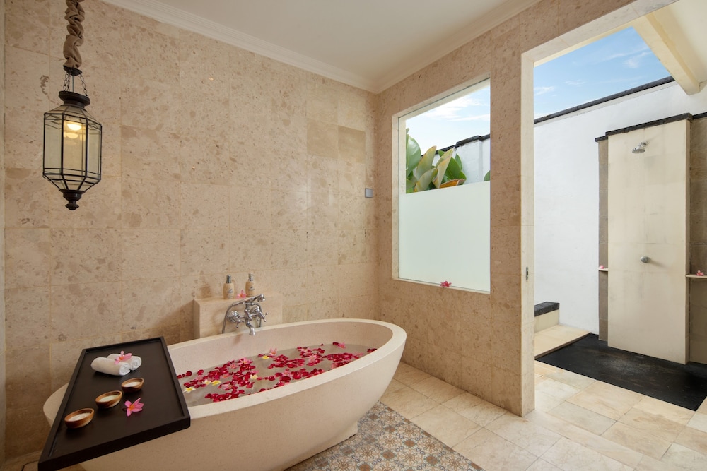 One Bedroom Honeymoon Private Pool Villa - Photo 5