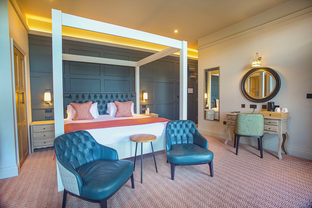Four Poster Room photo 3