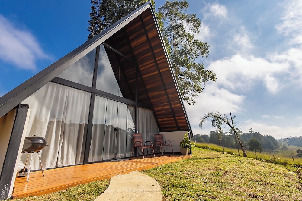 Deluxe Chalet, 2 Queen Beds, Jetted Tub, Lake View