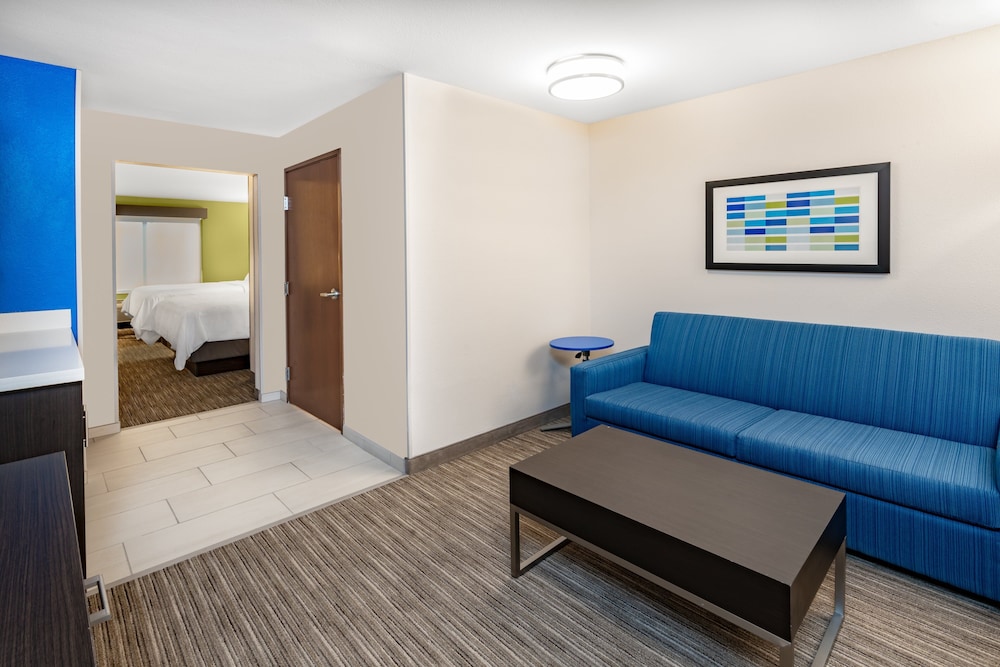 Suite, 2 Queen Beds, Mountain View - Photo 1