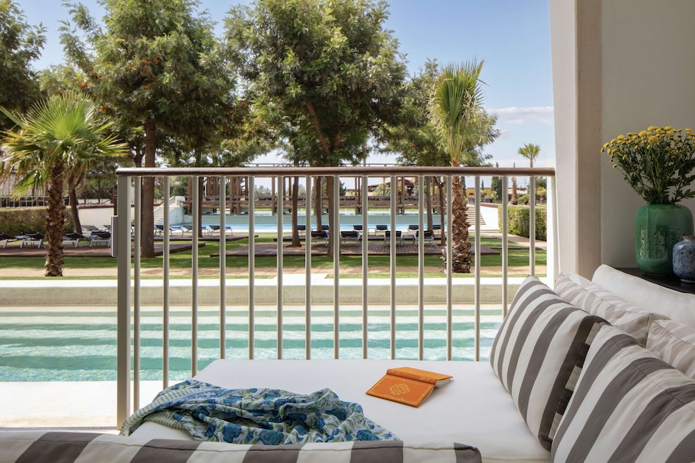 Deluxe Room, Pool Access - Photo 1