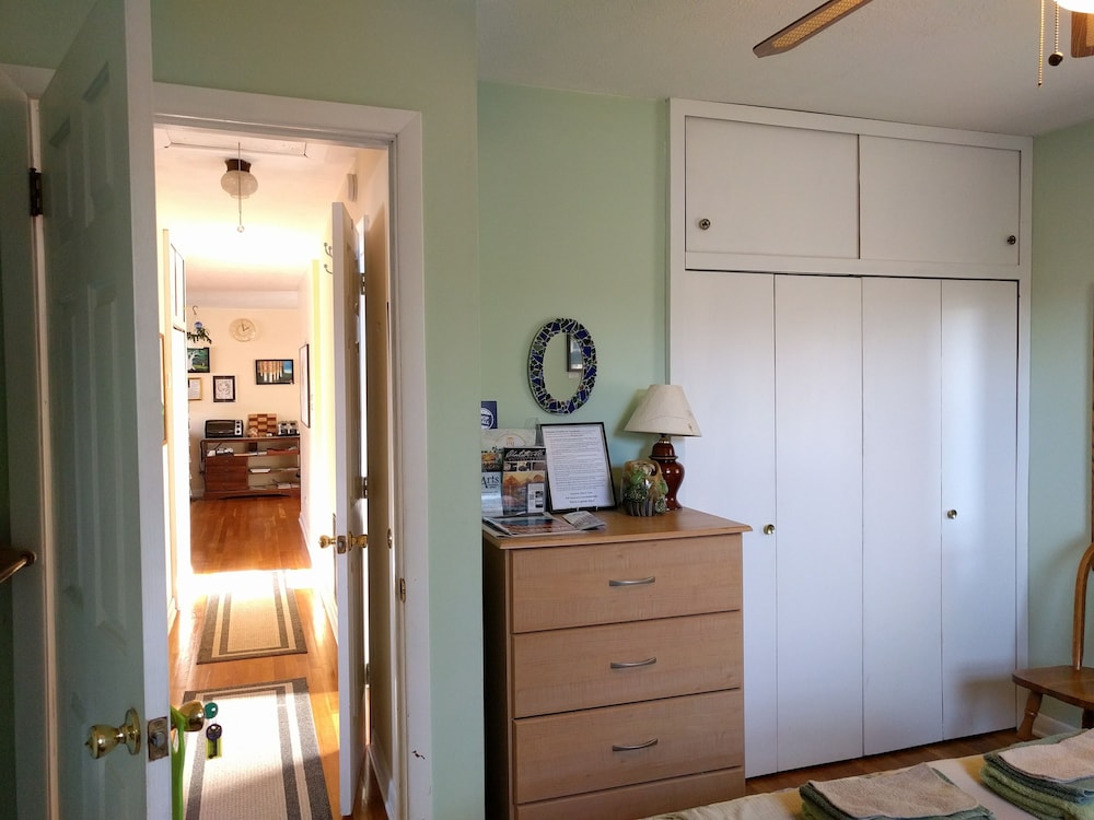 Room, 2 Bedrooms photo 2