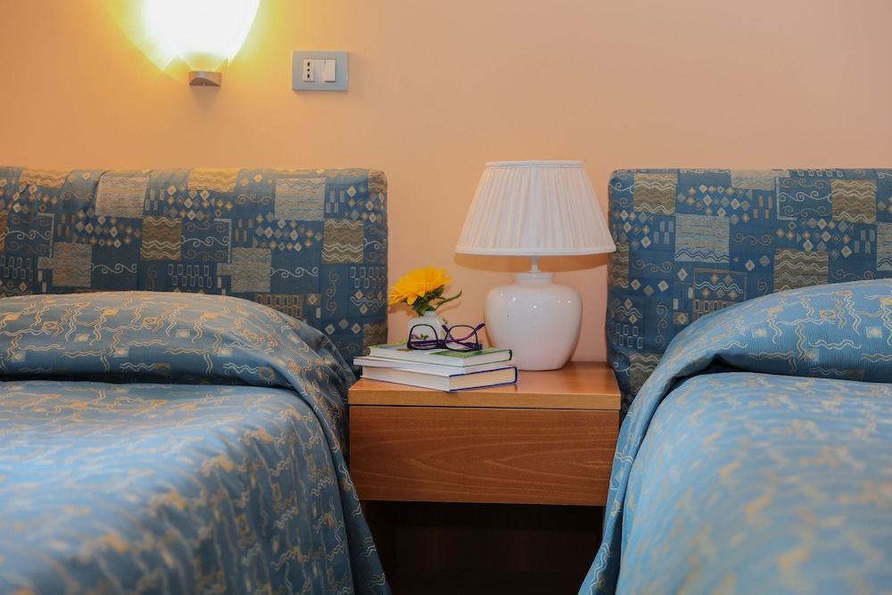 Standard Twin Room photo 1