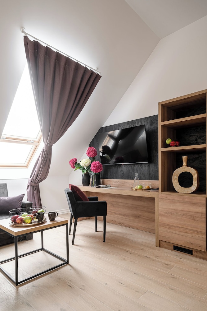 Standard Triple Room - Photo 6