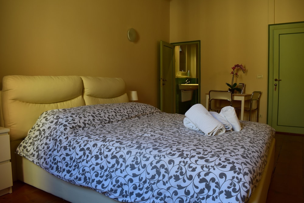Basic Double Room