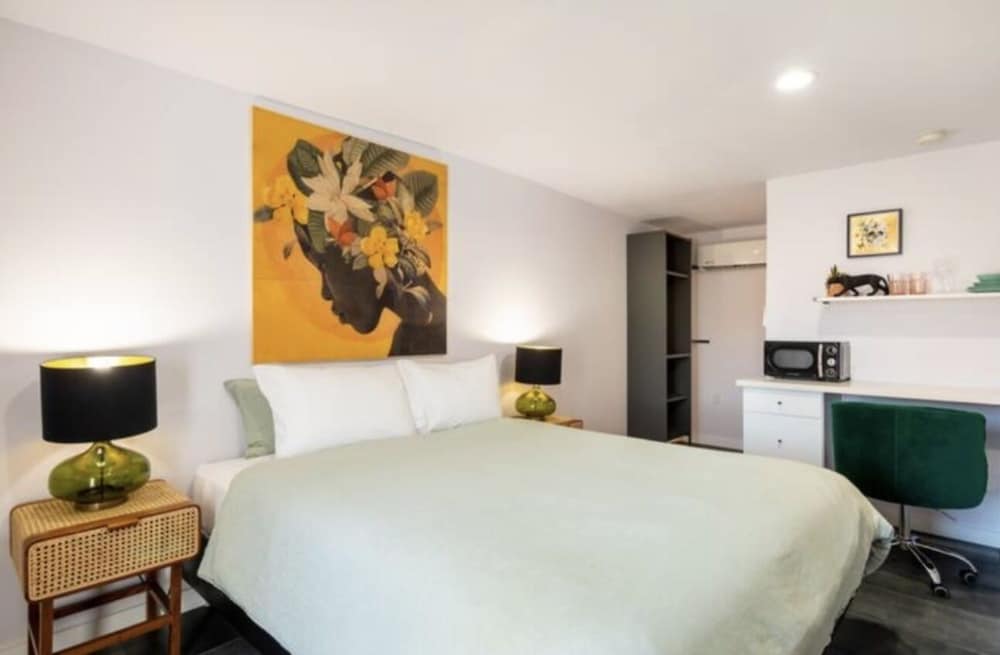 Comfort Studio, 1 King Bed, Annex Building