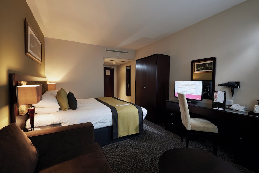 Standard Room, 1 Double Bed with Sofa bed (Standard Double Room) thumbnail 6