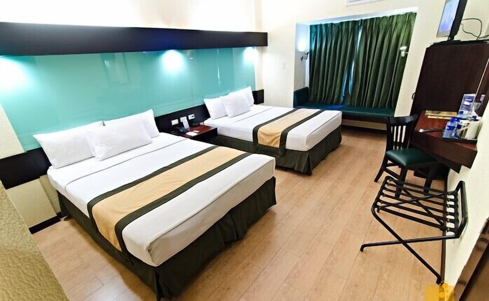 Room, 2 Queen Beds, Non Smoking photo 2