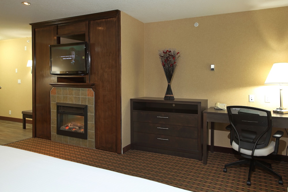 Junior Suite, 1 King Bed, City View (Wet Bar) - Photo 4