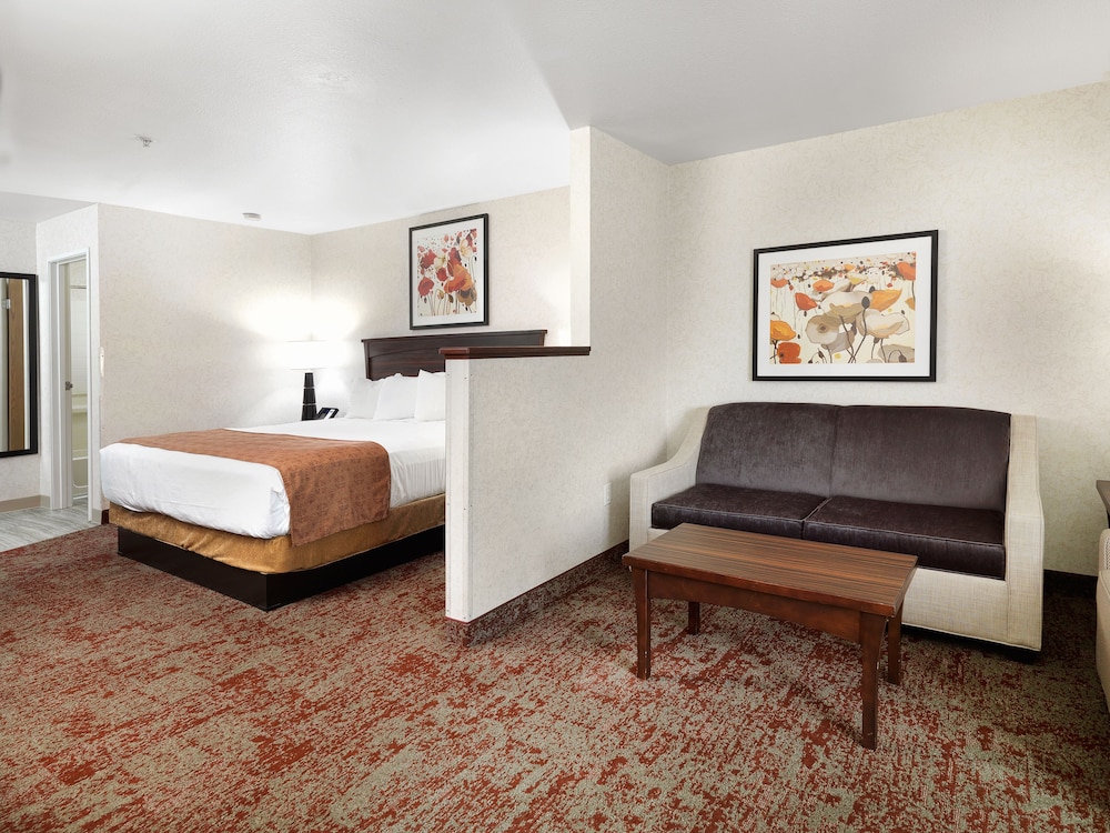 Standard King with Sofa bed, Non Smoking - Photo 1