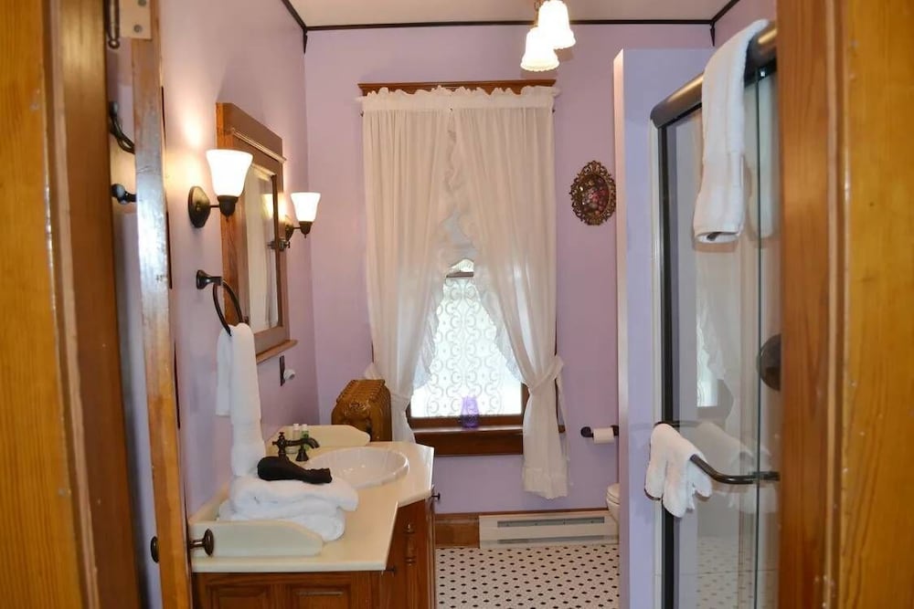 Quebec Room photo 3